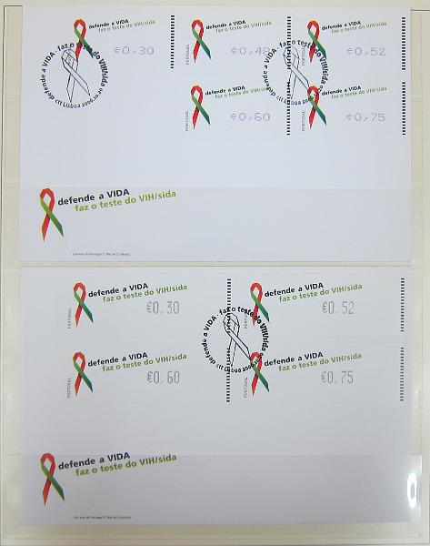 0265 (221).jpg -     Lote:    265      Colecção Especializada - Etiquetas      Lotes Especiais       Descrição:      1981/2010 &mdash; Etiquetas.   Coleção composta por 12 álbuns com etiquetas desde percursoras e Framas até 2010, com provas, erros, FDC's, etiquetas novas e usadas, sobrescritos circulados, variedades de impressão e papéis. Importante estudo. Lote a ver.        Lote ETQ       Valor Base:     &euro; 3000,00     Valor Venda:     &euro;      